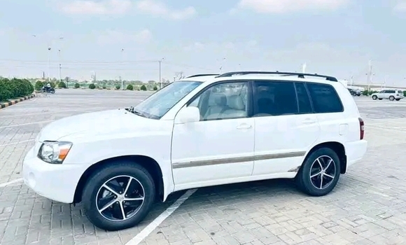 Buy Used Toyota Highlander White Car in Khemarak Phoumin in Koh Kong Province Buy Used Toyota Highlander White Car in Khemarak Phoumin in Koh Kong Province