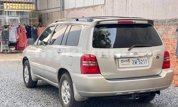 Buy Used Toyota Highlander Other Car in Chbar Mon in Kampong Speu Province Buy Used Toyota Highlander Other Car in Chbar Mon in Kampong Speu Province