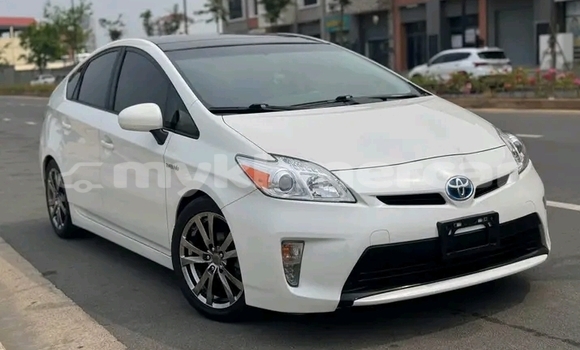 Buy Used Toyota Prius White Car in Kampot in Kampot Province Buy Used Toyota Prius White Car in Kampot in Kampot Province