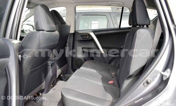 Buy Import Toyota HiAce Other Truck in Import - Dubai in Kampot Province Buy Import Toyota HiAce Other Truck in Import - Dubai in Kampot Province