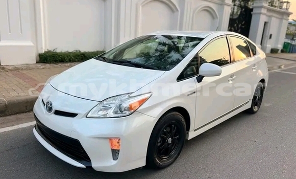 Buy Used Toyota Prius White Car in Chbar Mon in Kampong Speu Province Buy Used Toyota Prius White Car in Chbar Mon in Kampong Speu Province