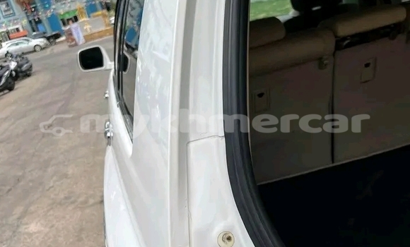 Buy Used Toyota Highlander White Car in Khemarak Phoumin in Koh Kong Province Buy Used Toyota Highlander White Car in Khemarak Phoumin in Koh Kong Province