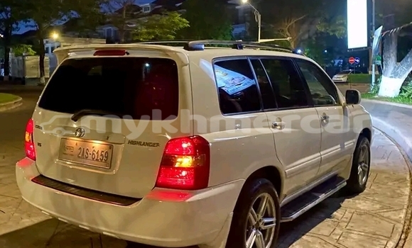 Buy Used Toyota Highlander White Car in Chbar Mon in Kampong Speu Province Buy Used Toyota Highlander White Car in Chbar Mon in Kampong Speu Province