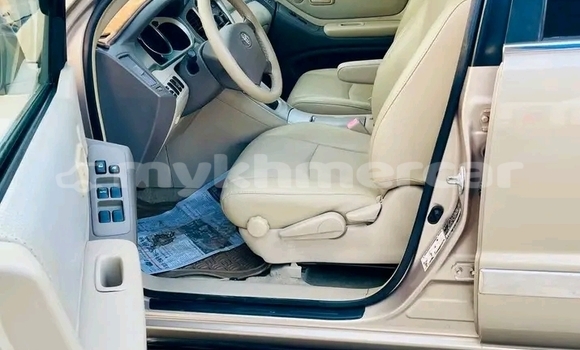 Buy Used Toyota Highlander Other Car in Chbar Mon in Kampong Speu Province Buy Used Toyota Highlander Other Car in Chbar Mon in Kampong Speu Province