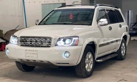 Buy Used Toyota Highlander White Car in Chbar Mon in Kampong Speu Province Buy Used Toyota Highlander White Car in Chbar Mon in Kampong Speu Province