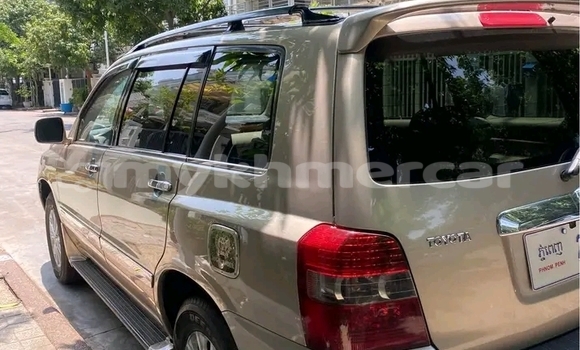 Buy Used Toyota Highlander Other Car in Chbar Mon in Kampong Speu Province Buy Used Toyota Highlander Other Car in Chbar Mon in Kampong Speu Province