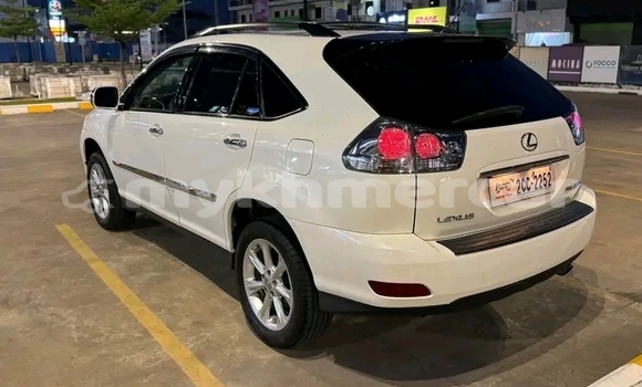 Buy Used Lexus LX White Car in Chbar Mon in Kampong Speu Province Buy Used Lexus LX White Car in Chbar Mon in Kampong Speu Province