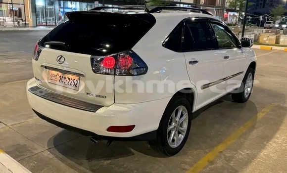Buy Used Lexus LX White Car in Chbar Mon in Kampong Speu Province Buy Used Lexus LX White Car in Chbar Mon in Kampong Speu Province