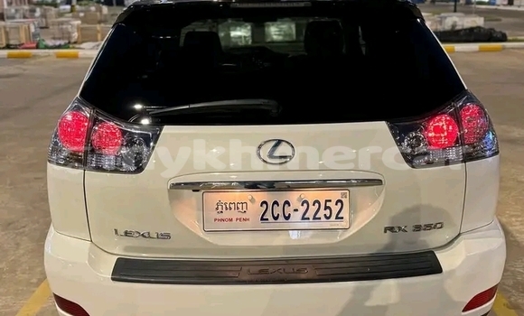 Buy Used Lexus LX White Car in Chbar Mon in Kampong Speu Province Buy Used Lexus LX White Car in Chbar Mon in Kampong Speu Province