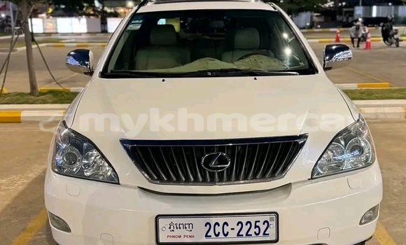 Buy Used Lexus LX White Car in Chbar Mon in Kampong Speu Province Buy Used Lexus LX White Car in Chbar Mon in Kampong Speu Province