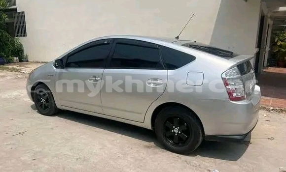 Buy Used Toyota Prius Other Car in Chbar Mon in Kampong Speu Province Buy Used Toyota Prius Other Car in Chbar Mon in Kampong Speu Province