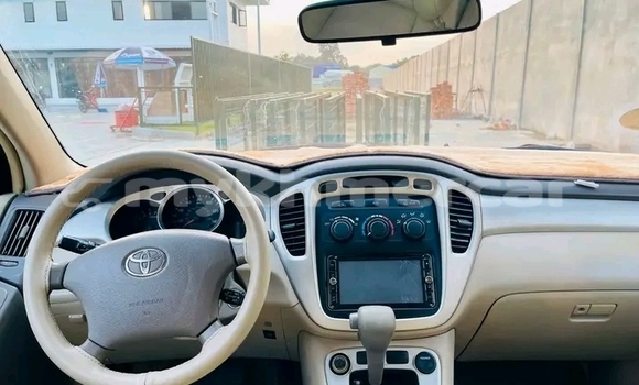 Buy Used Toyota Highlander Other Car in Chbar Mon in Kampong Speu Province Buy Used Toyota Highlander Other Car in Chbar Mon in Kampong Speu Province