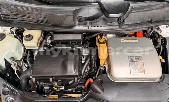 Buy Used Toyota Prius White Car in Cheom Ksan in Preah Vihear Province Buy Used Toyota Prius White Car in Cheom Ksan in Preah Vihear Province