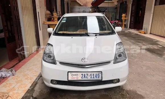 Buy Used Toyota Prius White Car in Cheom Ksan in Preah Vihear Province Buy Used Toyota Prius White Car in Cheom Ksan in Preah Vihear Province