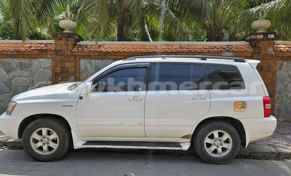 Buy Used Toyota Highlander White Car in Chbar Mon in Kampong Speu Province Buy Used Toyota Highlander White Car in Chbar Mon in Kampong Speu Province