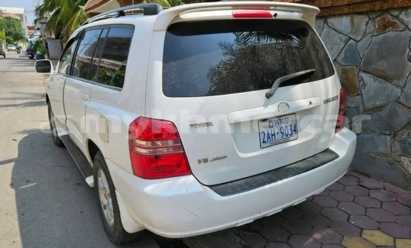 Buy Used Toyota Highlander White Car in Chbar Mon in Kampong Speu Province Buy Used Toyota Highlander White Car in Chbar Mon in Kampong Speu Province