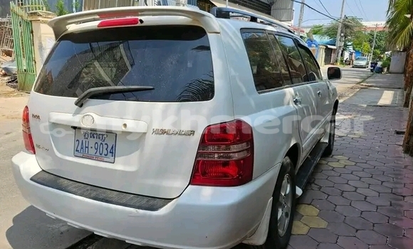 Buy Used Toyota Highlander White Car in Chbar Mon in Kampong Speu Province Buy Used Toyota Highlander White Car in Chbar Mon in Kampong Speu Province