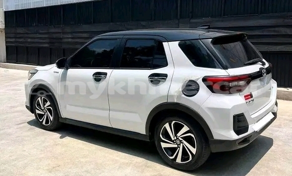 Buy Used Toyota Raum White Car in Cheom Ksan in Preah Vihear Province Buy Used Toyota Raum White Car in Cheom Ksan in Preah Vihear Province