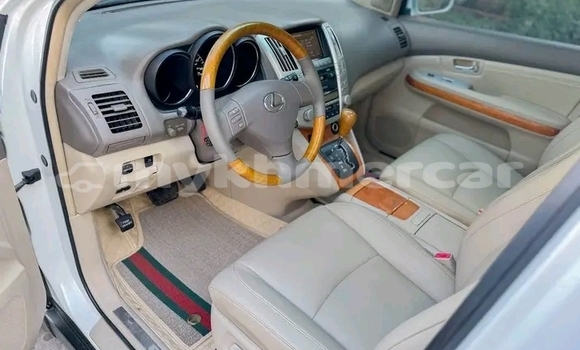 Buy Used Lexus RX 330 White Car in Chbar Mon in Kampong Speu Province Buy Used Lexus RX 330 White Car in Chbar Mon in Kampong Speu Province