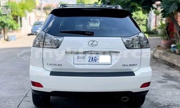 Buy Used Lexus RX 330 White Car in Chbar Mon in Kampong Speu Province Buy Used Lexus RX 330 White Car in Chbar Mon in Kampong Speu Province