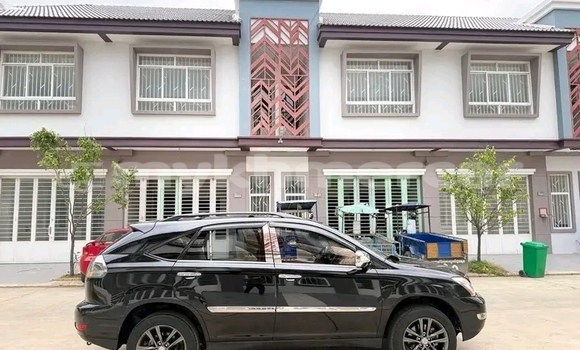 Buy Used Lexus RX 330 Other Car in Chbar Mon in Kampong Speu Province Buy Used Lexus RX 330 Other Car in Chbar Mon in Kampong Speu Province
