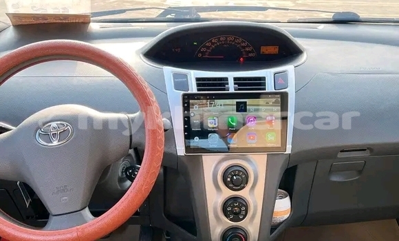 Buy Used Toyota Vitz White Car in Chbar Mon in Kampong Speu Province Buy Used Toyota Vitz White Car in Chbar Mon in Kampong Speu Province