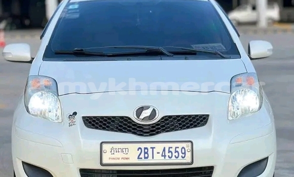 Buy Used Toyota Vitz White Car in Chbar Mon in Kampong Speu Province Buy Used Toyota Vitz White Car in Chbar Mon in Kampong Speu Province