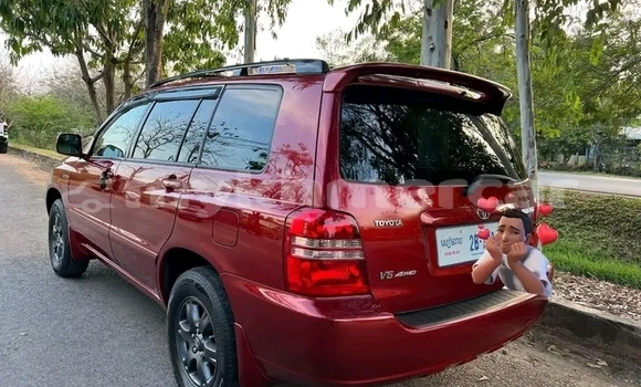 Buy Used Toyota Highlander Red Car in Chbar Mon in Kampong Speu Province Buy Used Toyota Highlander Red Car in Chbar Mon in Kampong Speu Province