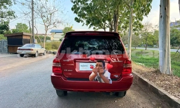 Buy Used Toyota Highlander Red Car in Chbar Mon in Kampong Speu Province Buy Used Toyota Highlander Red Car in Chbar Mon in Kampong Speu Province