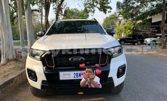 Buy Used Ford Windstar White Car in Kratié in Kratié Province Buy Used Ford Windstar White Car in Kratié in Kratié Province