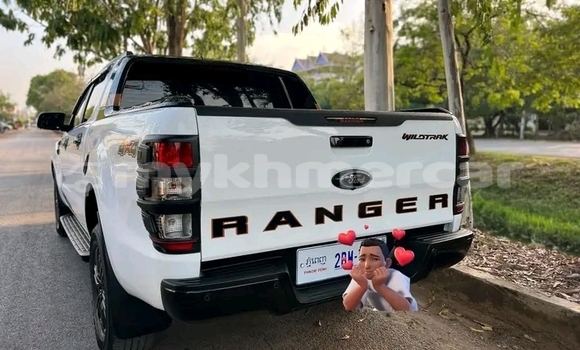 Buy Used Ford Windstar White Car in Kratié in Kratié Province Buy Used Ford Windstar White Car in Kratié in Kratié Province