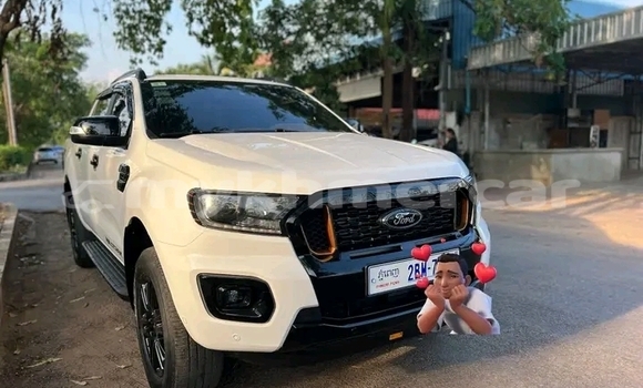 Buy Used Ford Windstar White Car in Kratié in Kratié Province Buy Used Ford Windstar White Car in Kratié in Kratié Province