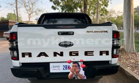 Buy Used Ford Windstar White Car in Kratié in Kratié Province Buy Used Ford Windstar White Car in Kratié in Kratié Province