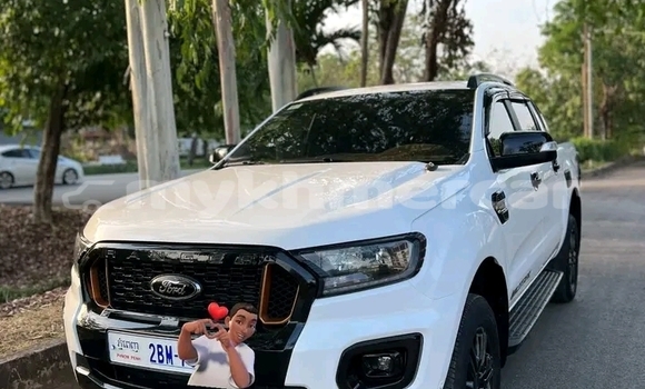 Buy Used Ford Windstar White Car in Kratié in Kratié Province Buy Used Ford Windstar White Car in Kratié in Kratié Province