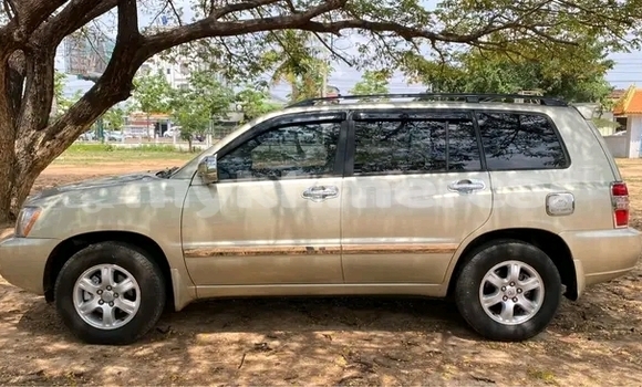 Acheter Occasion Voiture Toyota Highlander Autre à Cheom Ksan, Preah Vihear Province