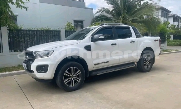 Buy Used Ford Windstar White Car in Cheom Ksan in Preah Vihear Province Buy Used Ford Windstar White Car in Cheom Ksan in Preah Vihear Province