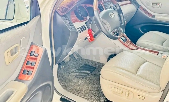 Buy Used Toyota Highlander Other Car in Chbar Mon in Kampong Speu Province Buy Used Toyota Highlander Other Car in Chbar Mon in Kampong Speu Province