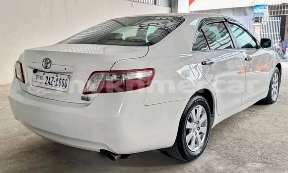 Buy Used Toyota Camry White Car in Chbar Mon in Kampong Speu Province Buy Used Toyota Camry White Car in Chbar Mon in Kampong Speu Province