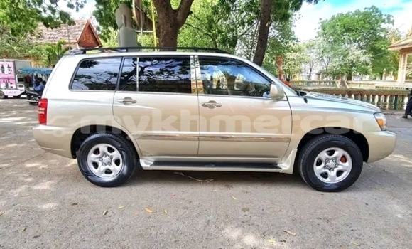 Buy Used Toyota Highlander Other Car in Cheom Ksan in Preah Vihear Province Buy Used Toyota Highlander Other Car in Cheom Ksan in Preah Vihear Province