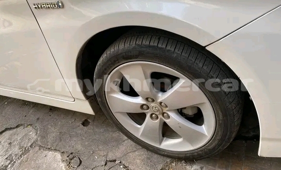 Buy Used Toyota Prius White Car in Chbar Mon in Kampong Speu Province Buy Used Toyota Prius White Car in Chbar Mon in Kampong Speu Province