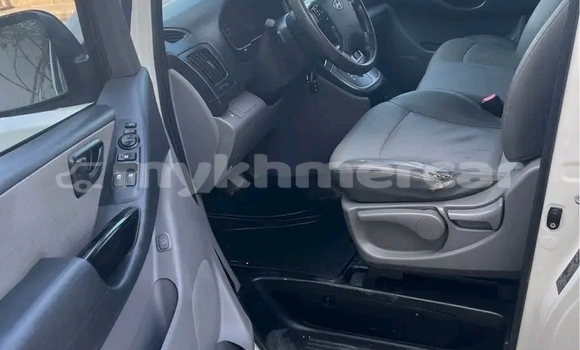 Acheter Occasion Voiture Toyota Starlet Blanc à Chbar Mon, Kampong Speu Province