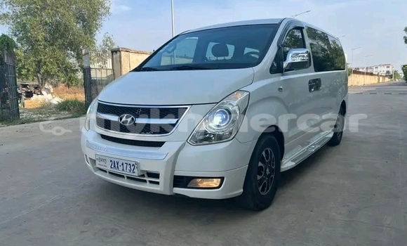 Buy Used Toyota Starlet White Car in Chbar Mon in Kampong Speu Province Buy Used Toyota Starlet White Car in Chbar Mon in Kampong Speu Province