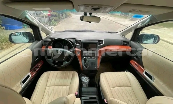 Buy Used Toyota Alphard White Car in Cheom Ksan in Preah Vihear Province Buy Used Toyota Alphard White Car in Cheom Ksan in Preah Vihear Province