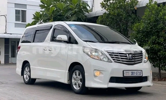 Buy Used Toyota Alphard White Car in Cheom Ksan in Preah Vihear Province Buy Used Toyota Alphard White Car in Cheom Ksan in Preah Vihear Province