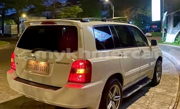 Buy Used Toyota Highlander White Car in Cheom Ksan in Preah Vihear Province Buy Used Toyota Highlander White Car in Cheom Ksan in Preah Vihear Province