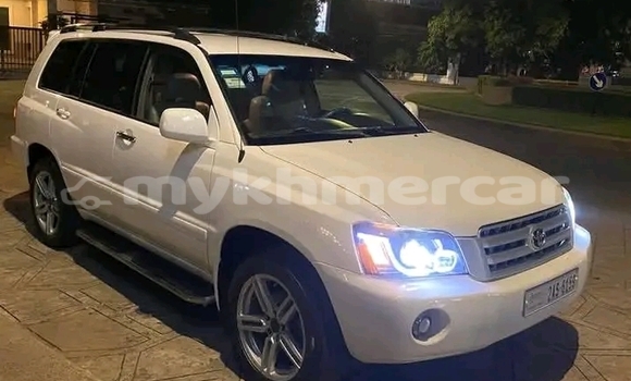 Buy Used Toyota Highlander White Car in Cheom Ksan in Preah Vihear Province Buy Used Toyota Highlander White Car in Cheom Ksan in Preah Vihear Province