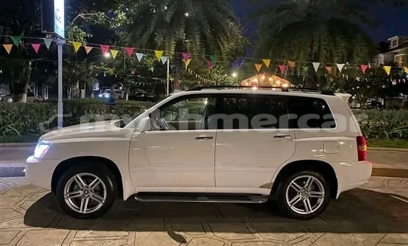Buy Used Toyota Highlander White Car in Oudong in Kampong Speu Province Buy Used Toyota Highlander White Car in Oudong in Kampong Speu Province