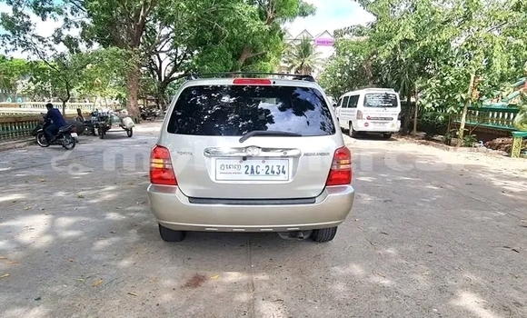 Buy Used Toyota Highlander Other Car in Chbar Mon in Kampong Speu Province Buy Used Toyota Highlander Other Car in Chbar Mon in Kampong Speu Province