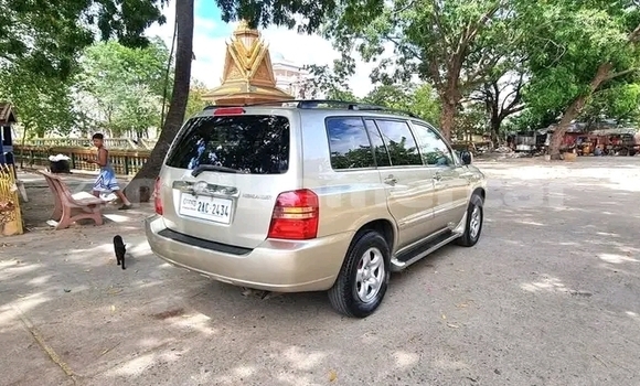 Buy Used Toyota Highlander Other Car in Chbar Mon in Kampong Speu Province Buy Used Toyota Highlander Other Car in Chbar Mon in Kampong Speu Province