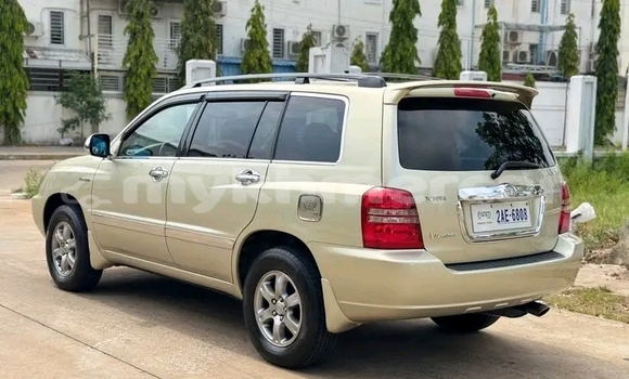Buy Used Toyota Highlander Other Car in Cheom Ksan in Preah Vihear Province Buy Used Toyota Highlander Other Car in Cheom Ksan in Preah Vihear Province